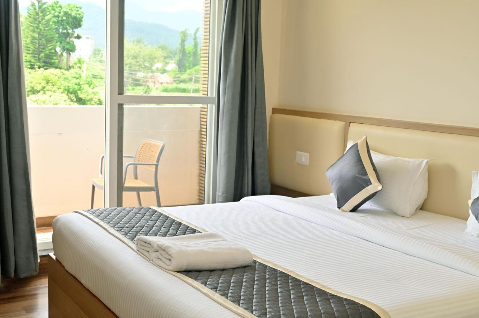 Hometown Sharu'S Inn A Luxury Hotel Чикмагалур Екстер'єр фото