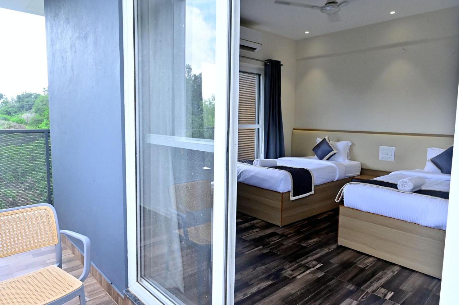 Hometown Sharu'S Inn A Luxury Hotel Чикмагалур Екстер'єр фото